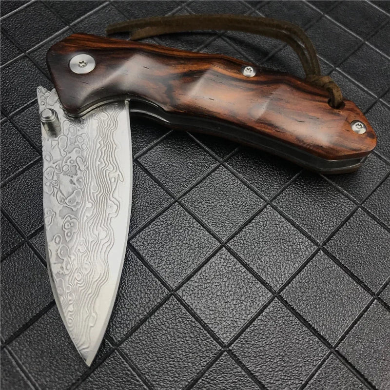 Couteau de Chasse Damas avec Etui en Cuir Semi-Ouvert